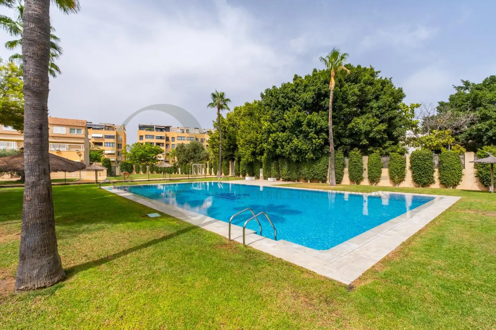 Piscina de Casa o xalet en venda en El Campello amb Aire condicionat, Calefacció i Jardí privat