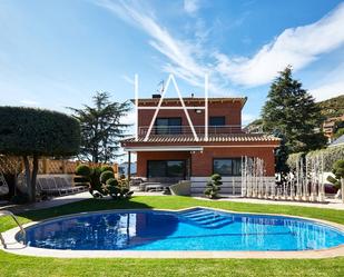 Jardí de Casa o xalet en venda en Badalona amb Aire condicionat, Calefacció i Piscina