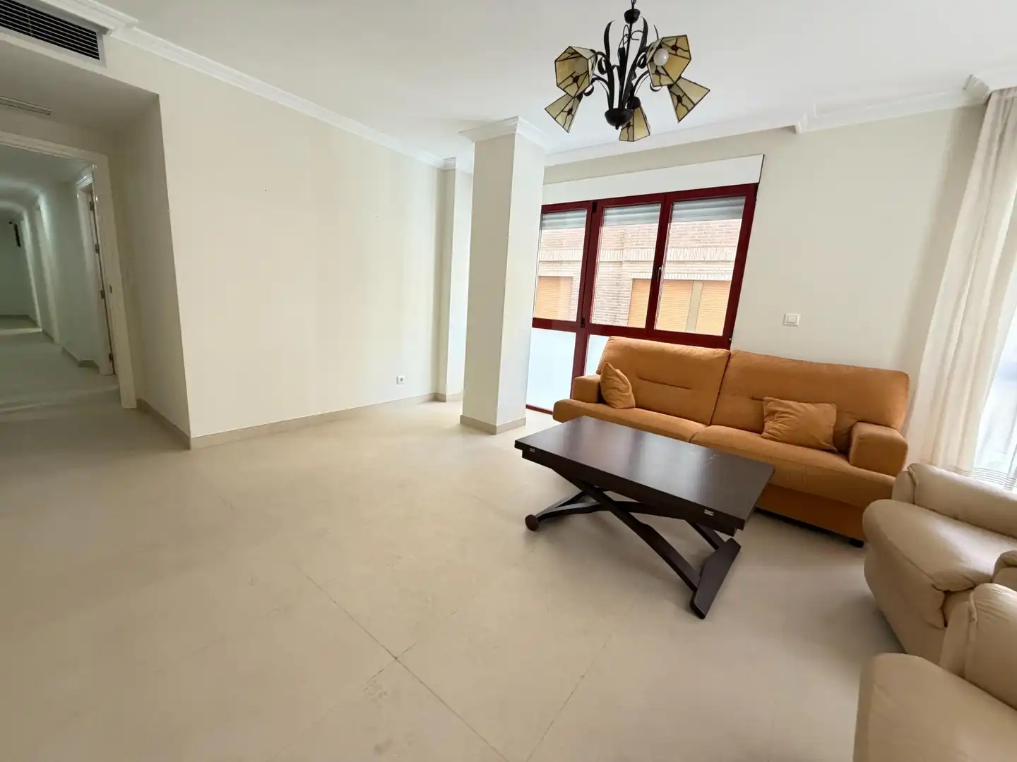 Sala d'estar de Apartament en venda en Águilas amb Aire condicionat, Terrassa i Moblat