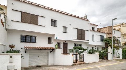 Villa de lujo con 20m de amarre antes de los puentes
