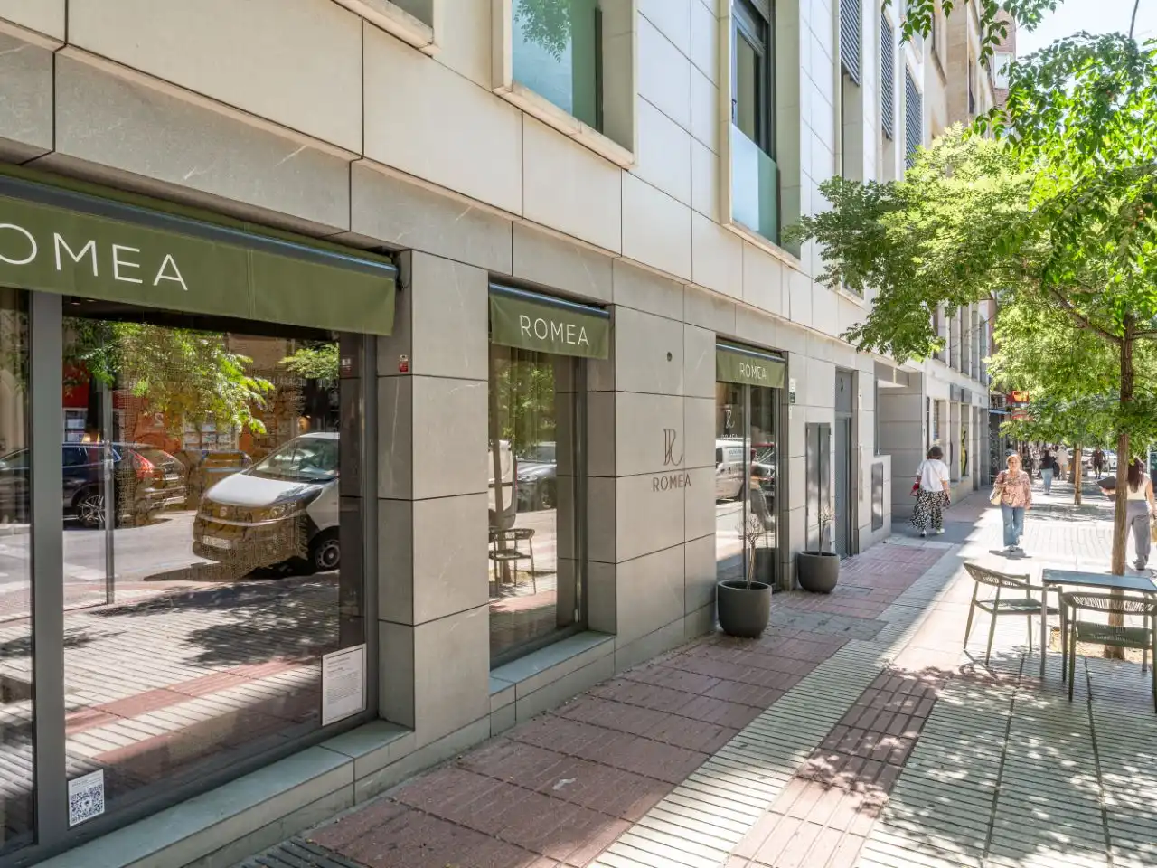 Vista exterior de Local en traspaso en Madrid con Aire acondicionado, Calefacción y Terraza