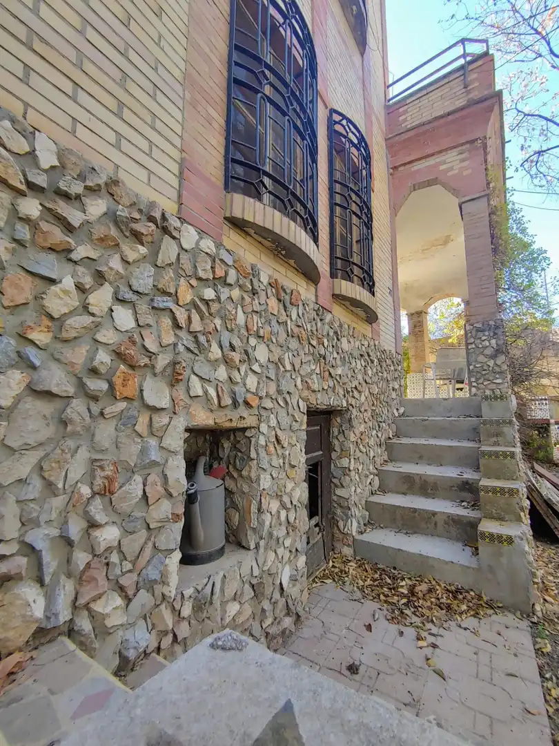 Vista exterior de Casa o xalet en venda en La Zubia amb Calefacció, Jardí privat i Terrassa