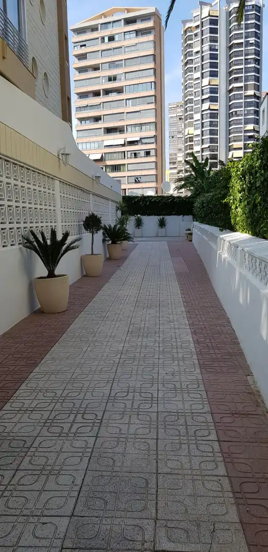 Terrassa de Estudi en venda en Benidorm amb Moblat i Piscina comunitària
