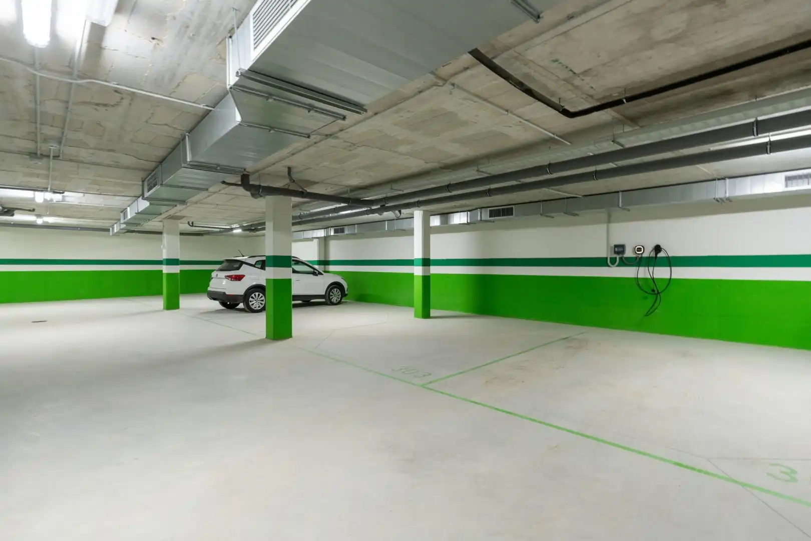 Aparcament de Apartament en venda en Estepona amb Aire condicionat, Calefacció i Terrassa