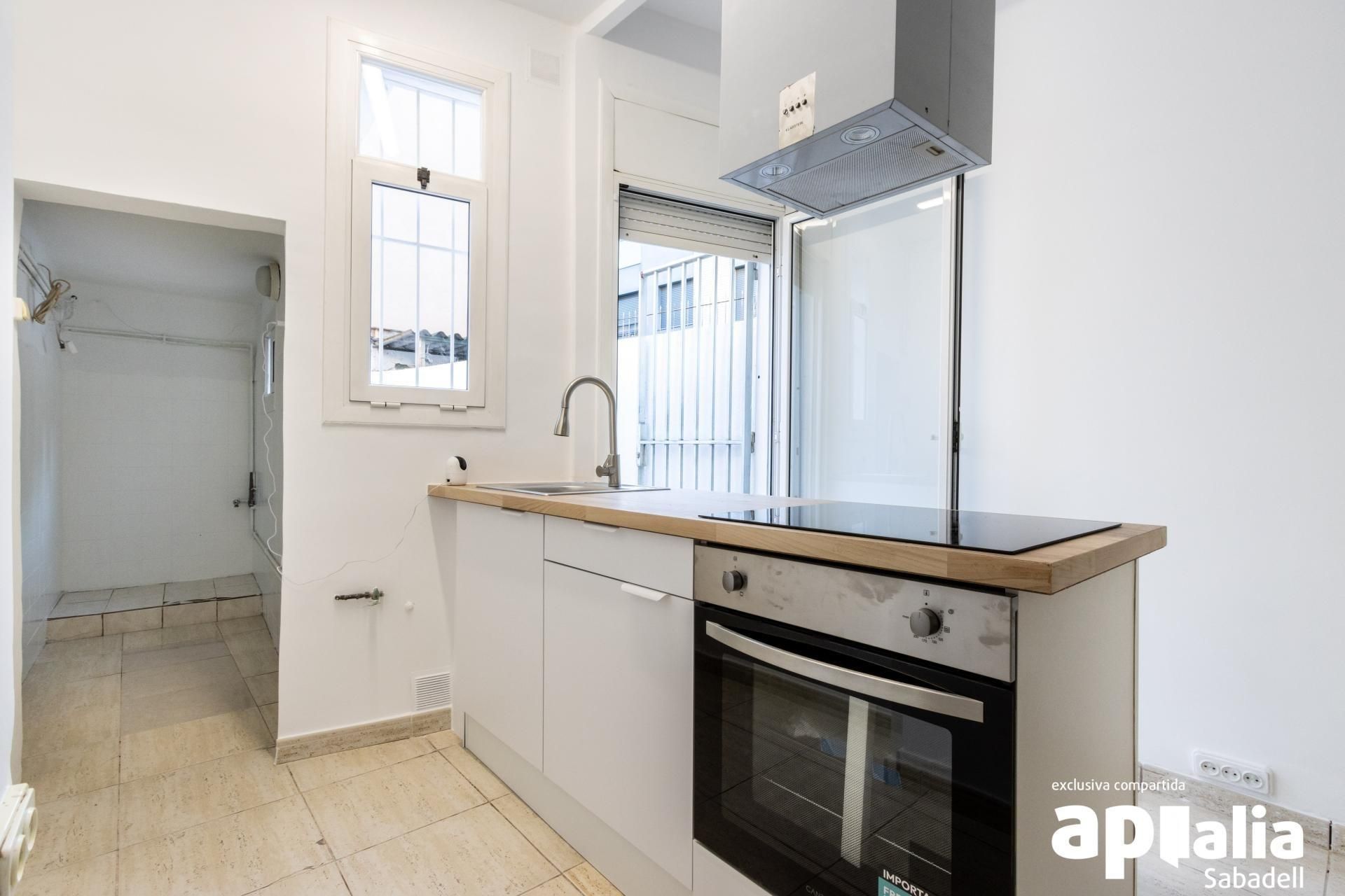 Kitchen of Flat for sale in Sabadell  with Heating