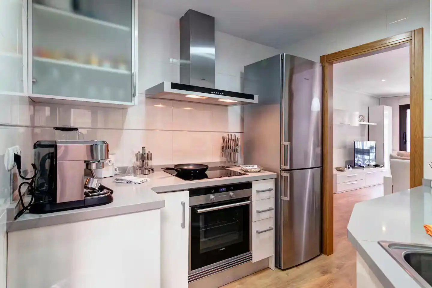 Flat for rent in Calle Santa Ángela de la Cruz, Encarnación - Regina