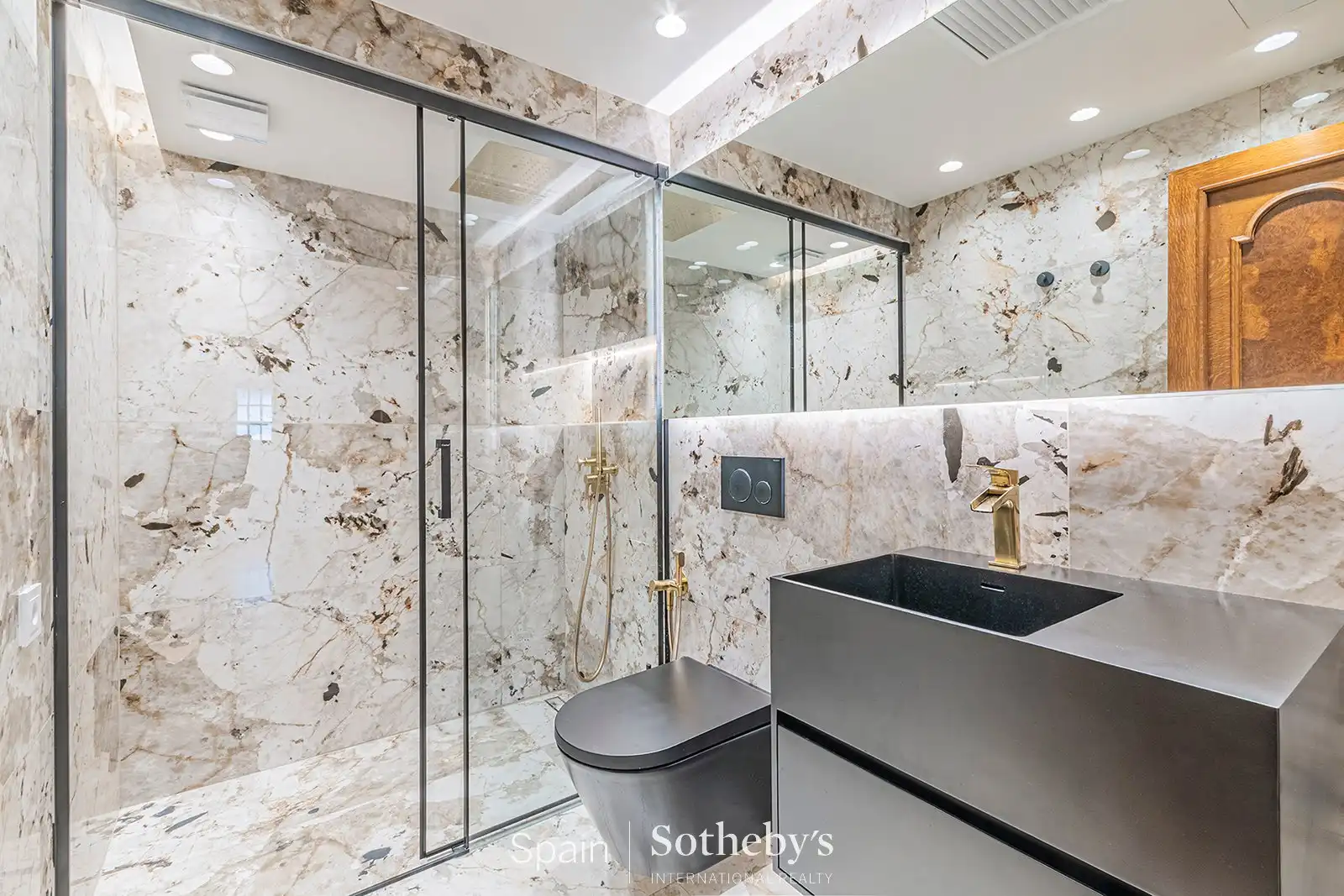 Baño de Apartamento en venta en Barcelona con Aire acondicionado, Calefacción y Terraza