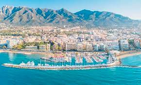 Vista exterior de Estudi en venda en Marbella amb Moblat i Piscina comunitària