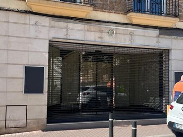 Locale commerciale in affitto a Puerta del sol