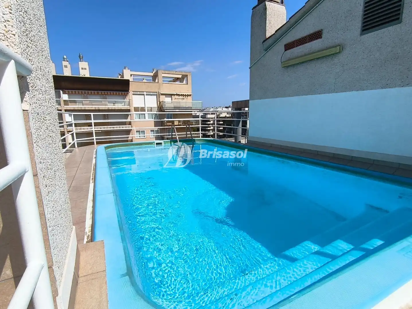 Swimming pool of Flat for sale in Salou  with Air Conditioner, Terrace and Community pool