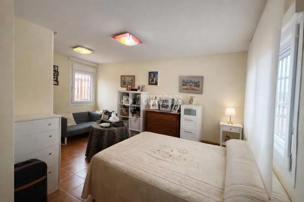 Habitación de Casa adosada en venta en Lominchar con Aire acondicionado, Calefacción y Jardín privado