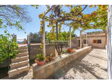 Casa con jardín en venta en Calle Creu