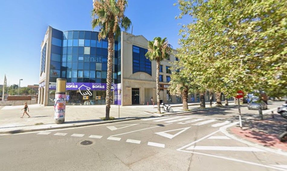Vista exterior de Oficina en venda en Cornellà de Llobregat