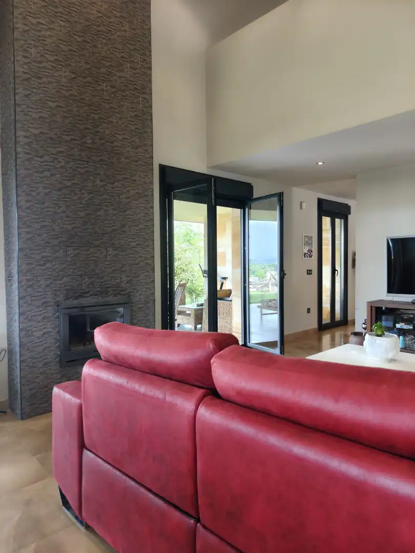 Sala d'estar de Casa o xalet en venda en Siero amb Jardí privat, Terrassa i Traster