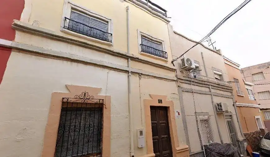 Haus zum Verkauf in Calle milas romera 4