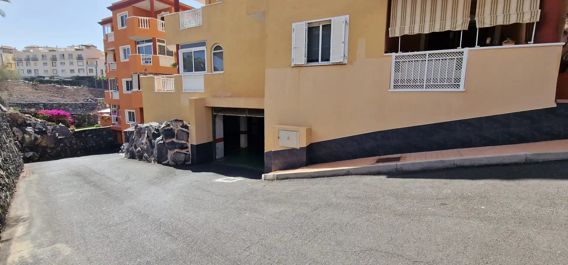 Parking de Apartamento en venta en Adeje con Terraza, Amueblado y Horno