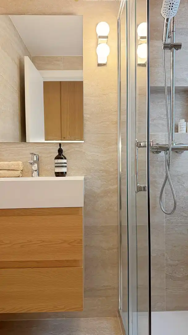 Badezimmer von Wohnungen zur Miete in Madrid mit Klimaanlage und Heizung
