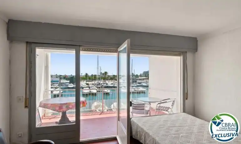 Dormitori de Apartament en venda en Empuriabrava