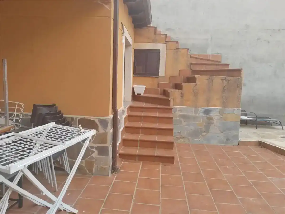 Terrassa de Pis en venda en Santa Elena de Jamuz amb Jardí privat, Traster i Piscina