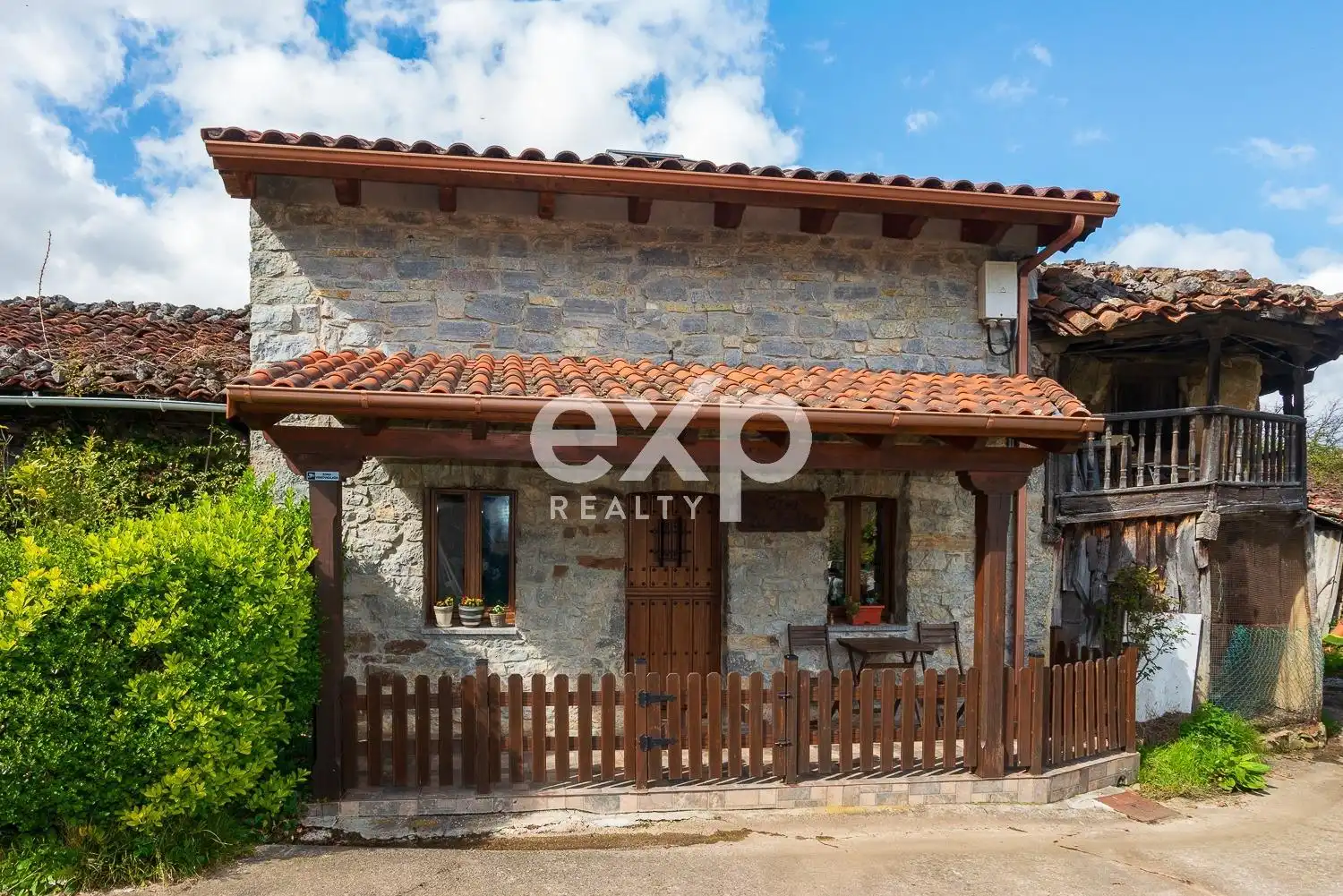 Vista exterior de Finca rústica en venta en Riosa con Calefacción, Jardín privado y Parquet