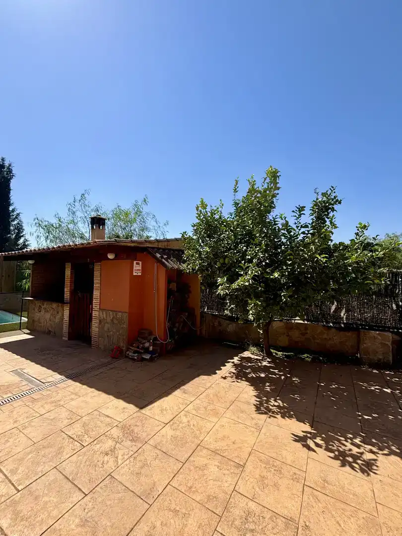 Houses for sale in Moncada  with Air Conditioner, Swimming Pool and Balcony
