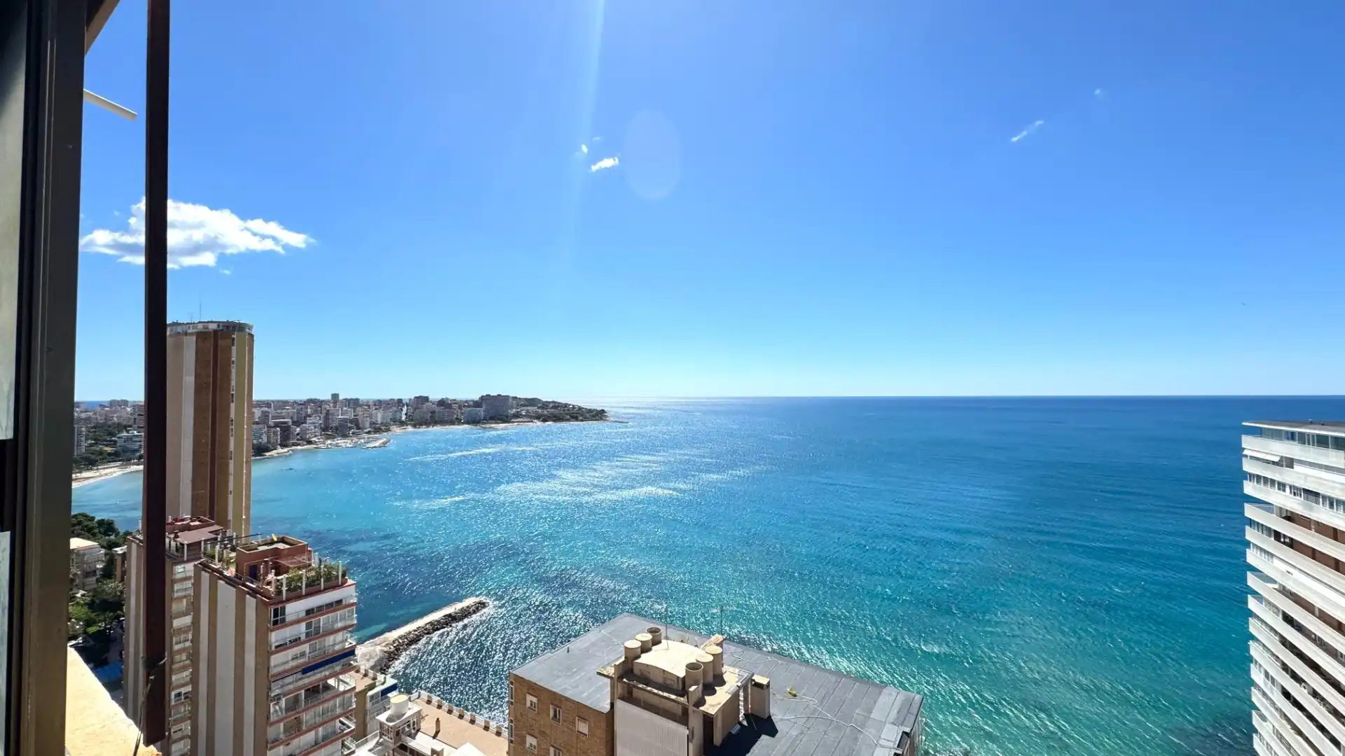 Vista exterior de Pis en venda en Alicante / Alacant amb Calefacció, Moblat i Jacuzzi
