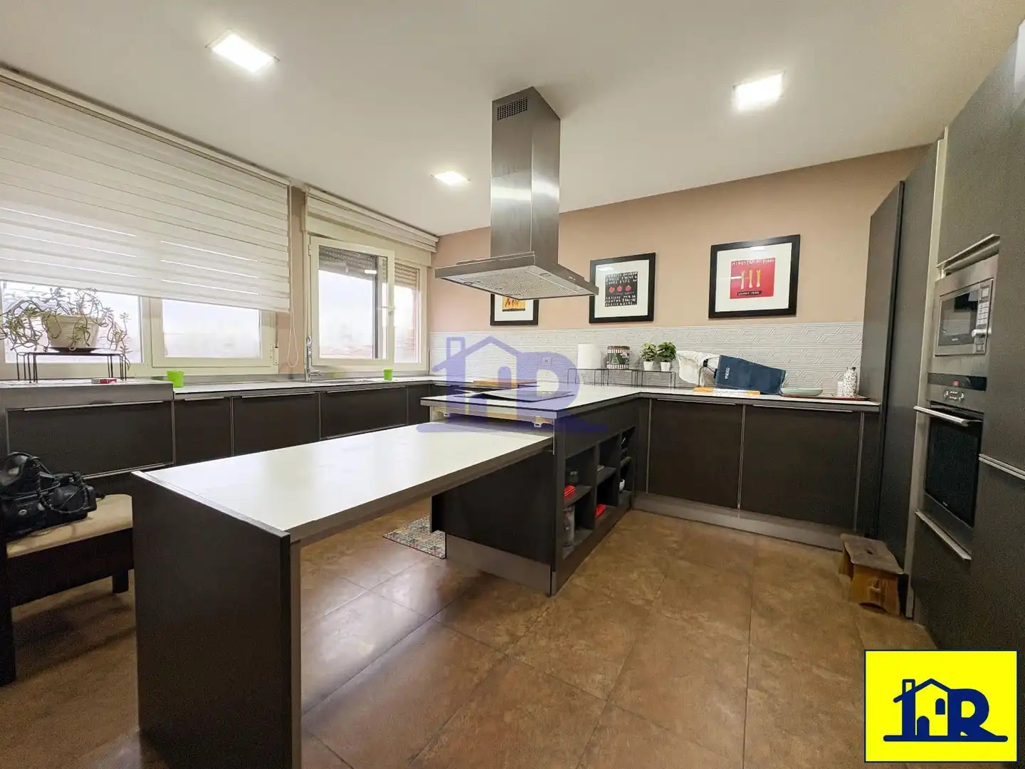 Kitchen of Detached homes for sale in Cuenca  with Air Conditioner, Heating and Swimming Pool