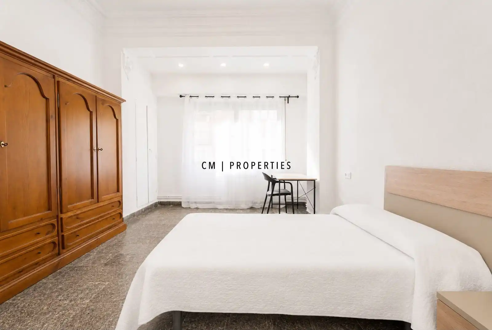 Schlafzimmer von Wohnung zur Miete in Valencia mit Klimaanlage, Heizung und Terrasse