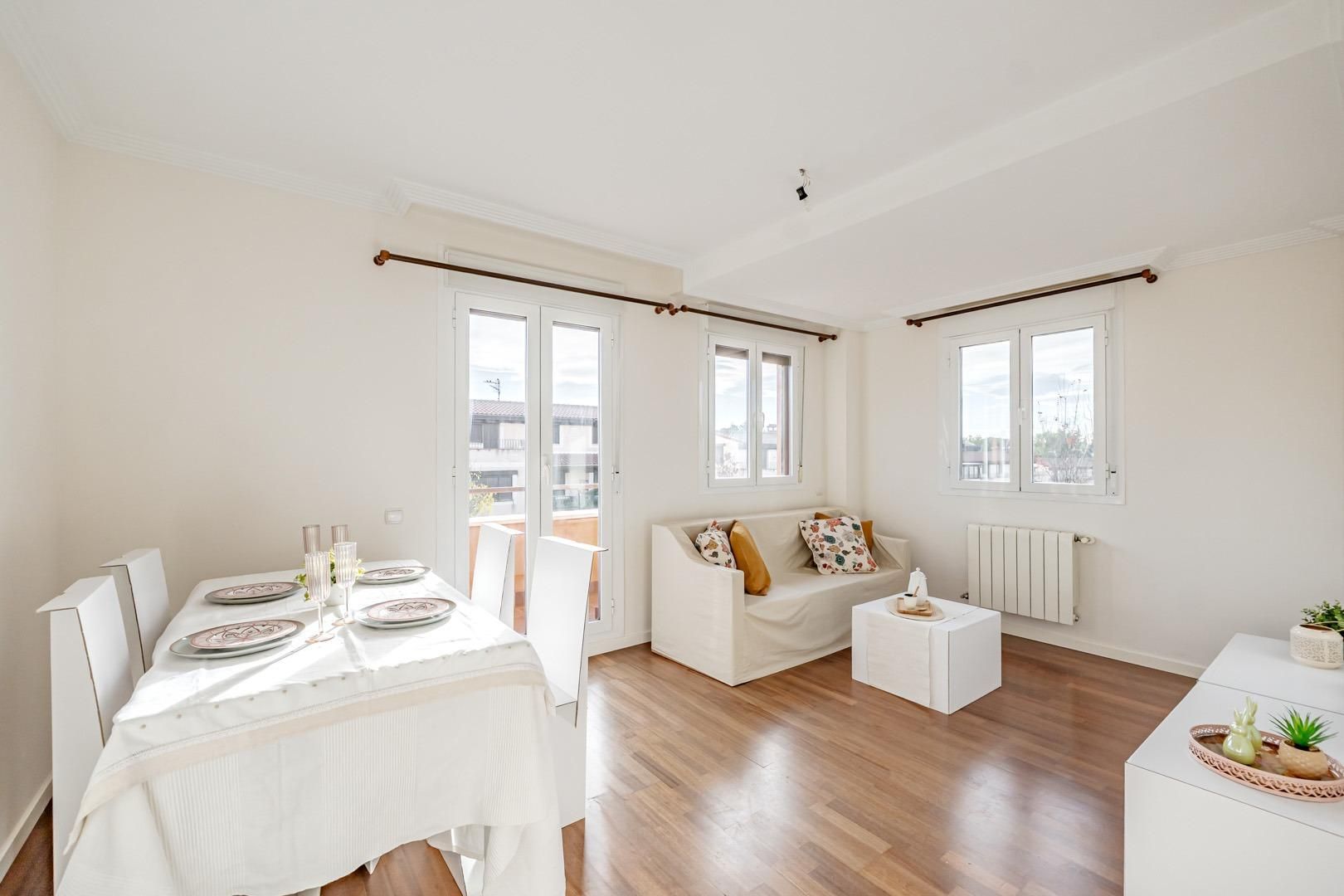 Living room of Flat for sale in Palazuelos de Eresma  with Heating, Parquet flooring and Terrace