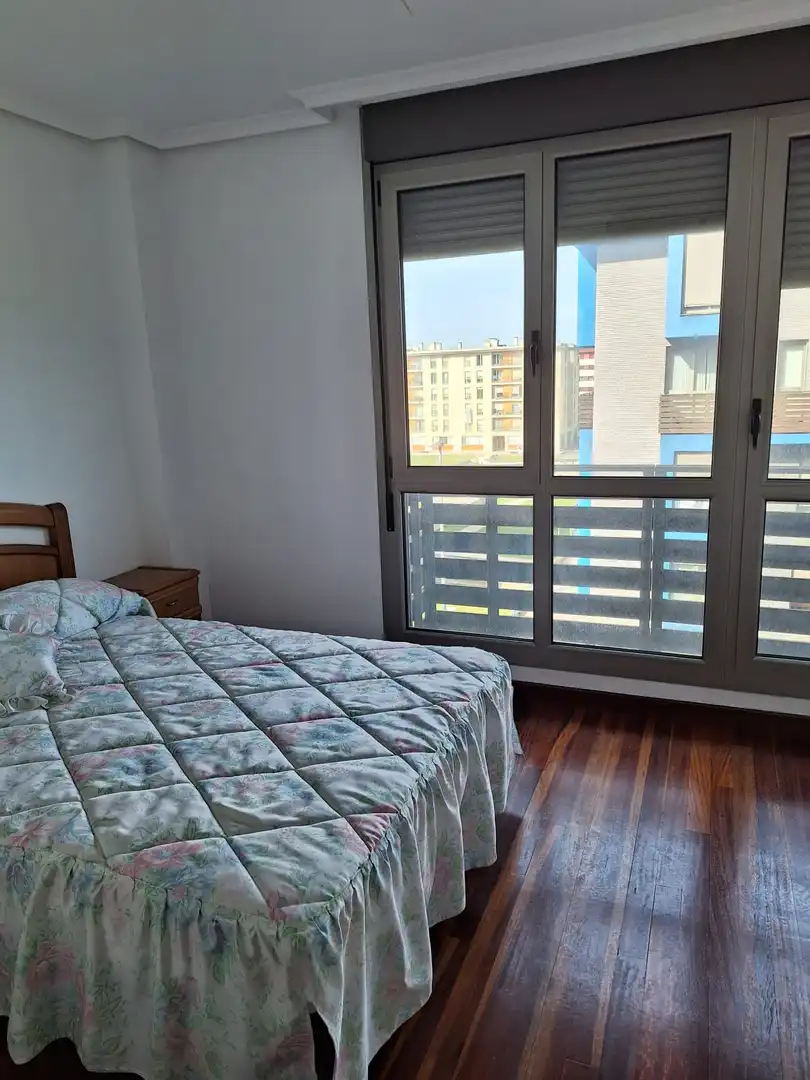 Schlafzimmer von Wohnung zur Miete in Santander