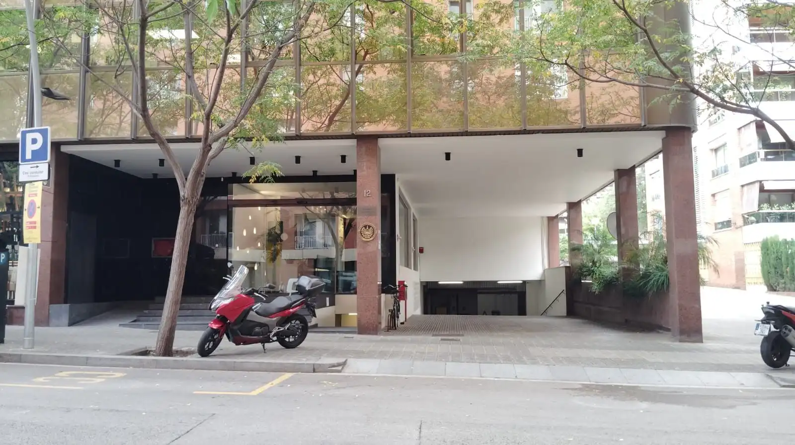 Exterior view of Garage for rent in Barcelona
