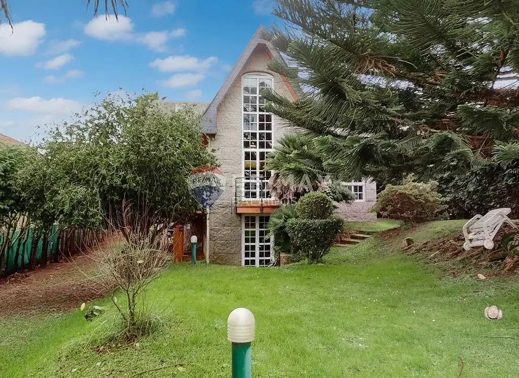 Jardín de Casa o chalet en venta en Vigo  con Calefacción, Jardín privado y Parquet