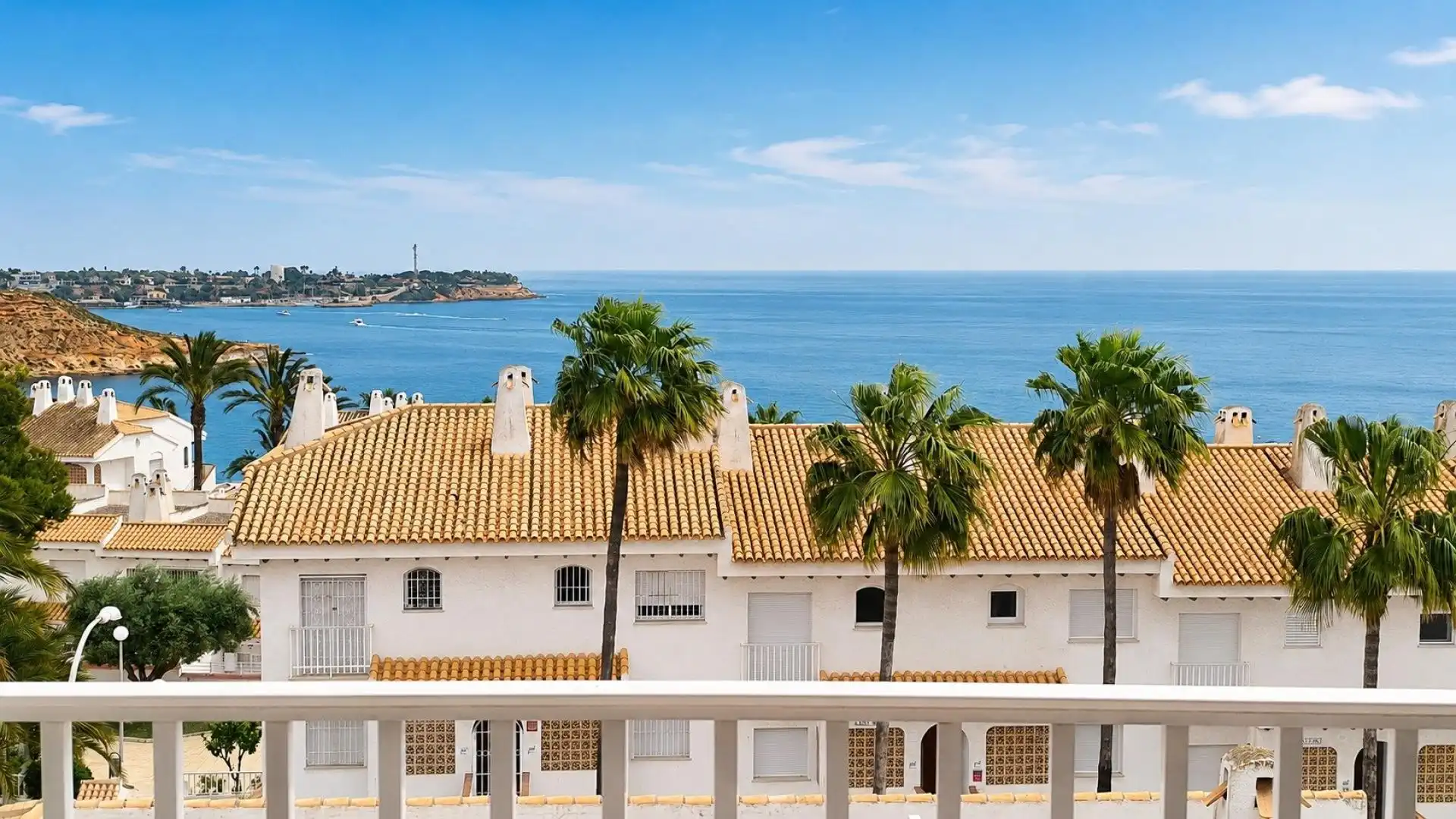 Vista exterior de Dúplex en venta en Bigastro con Aire acondicionado, Terraza y Piscina comunitaria