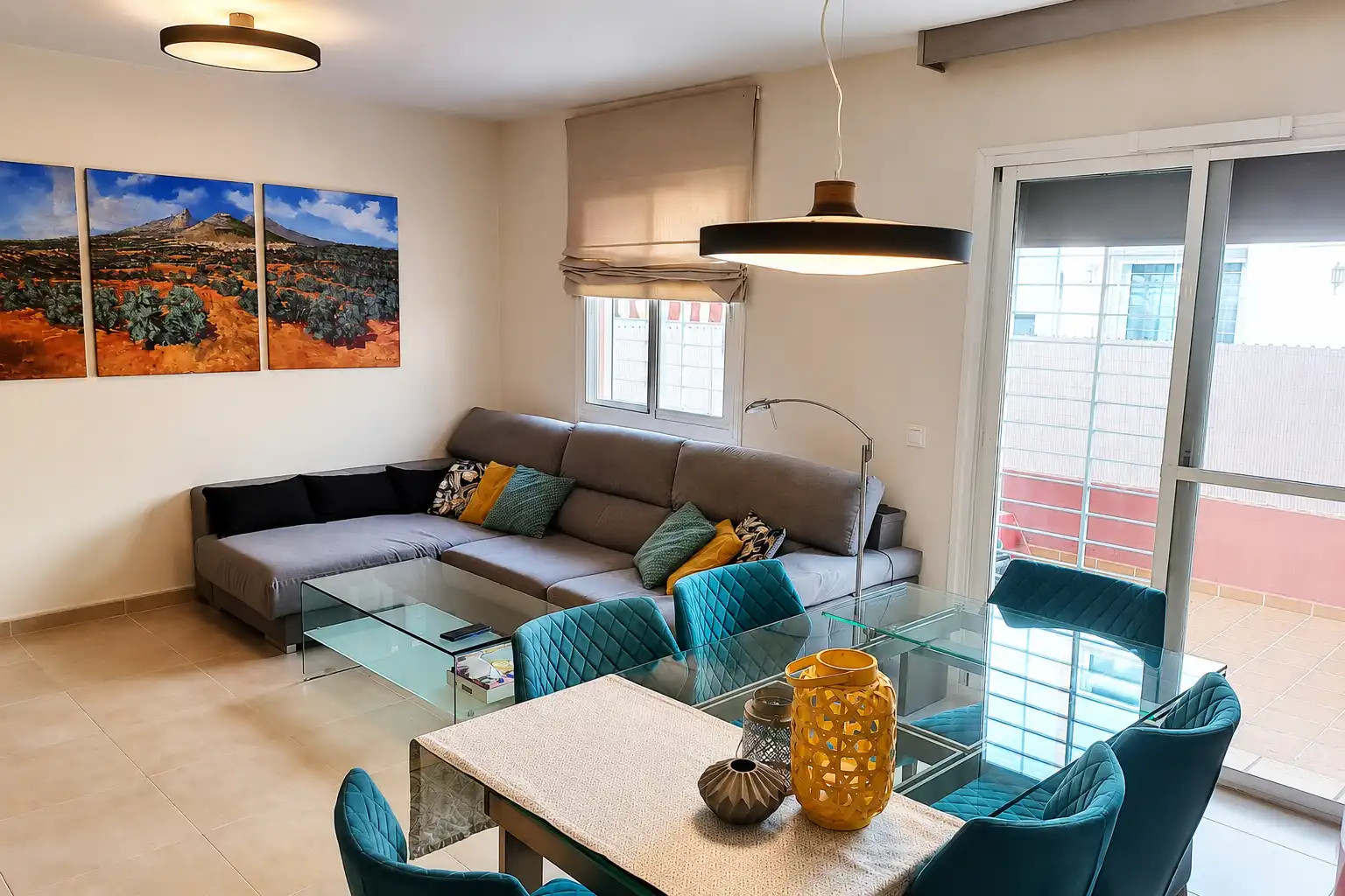 Sala d'estar de Casa adosada en venda en Alhaurín de la Torre amb Aire condicionat, Terrassa i Piscina comunitària