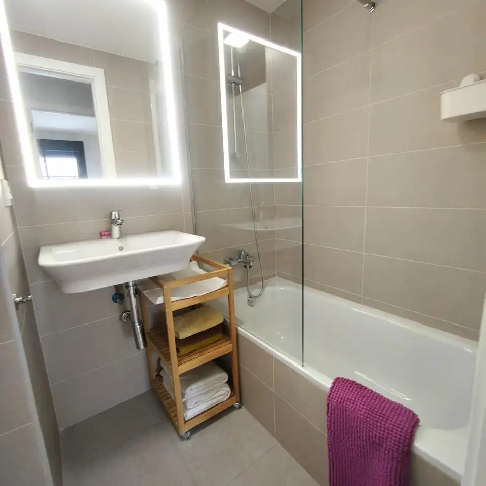 Badezimmer von Wohnungen zur Miete in Las Palmas de Gran Canaria mit Terrasse, Möbliert und Internet