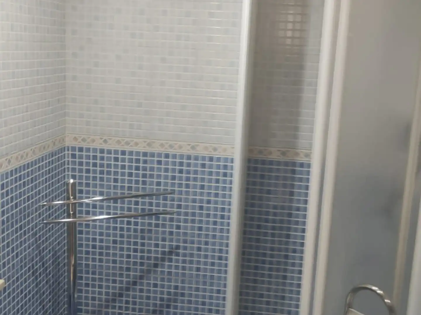 Badezimmer von Wohnung zur Miete in Sur