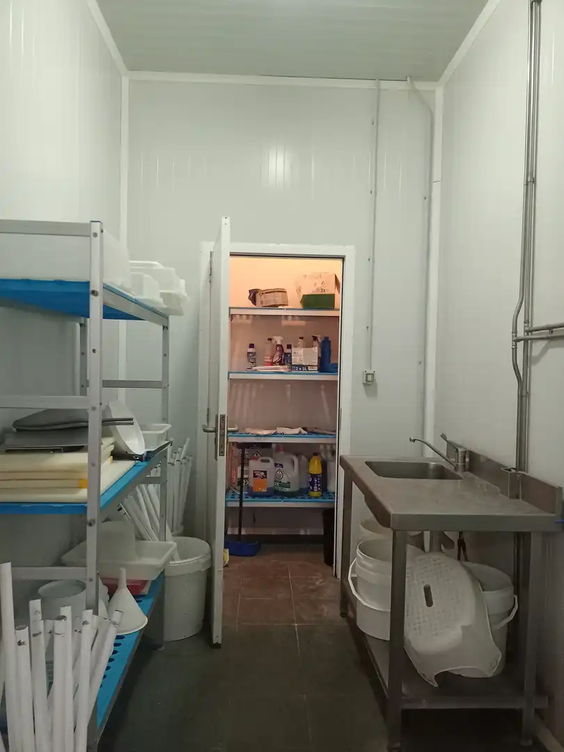 Cocina de Nave industrial en venta en Cañada del Hoyo