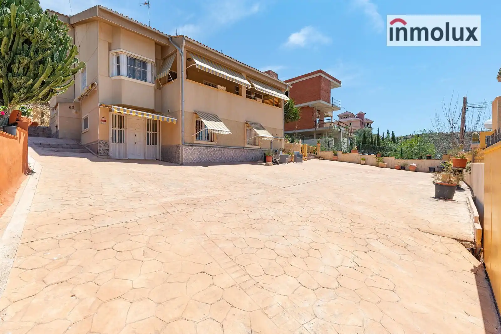 Villa con giardino in vendita a Calle Jardiel y Poncela