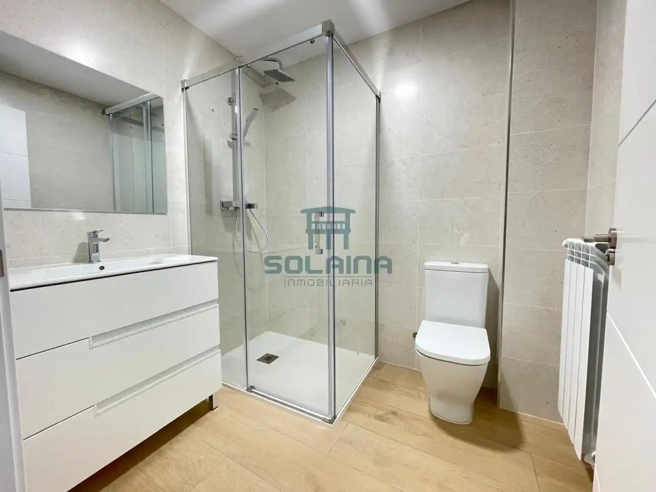 Badezimmer von Erdgeschoss zum Verkauf in Ourense Capital  mit Heizung, Terrasse und Abstellraum