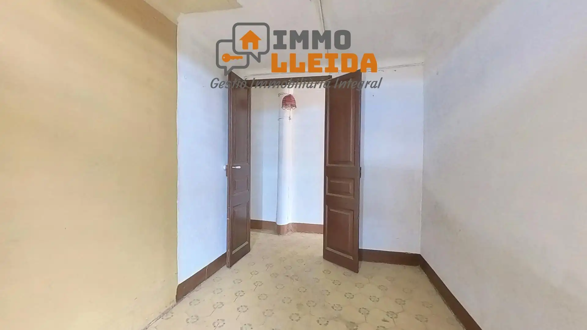 Dormitori de Casa adosada en venda en Les Avellanes i Santa Linya amb Terrassa, Traster i Balcó