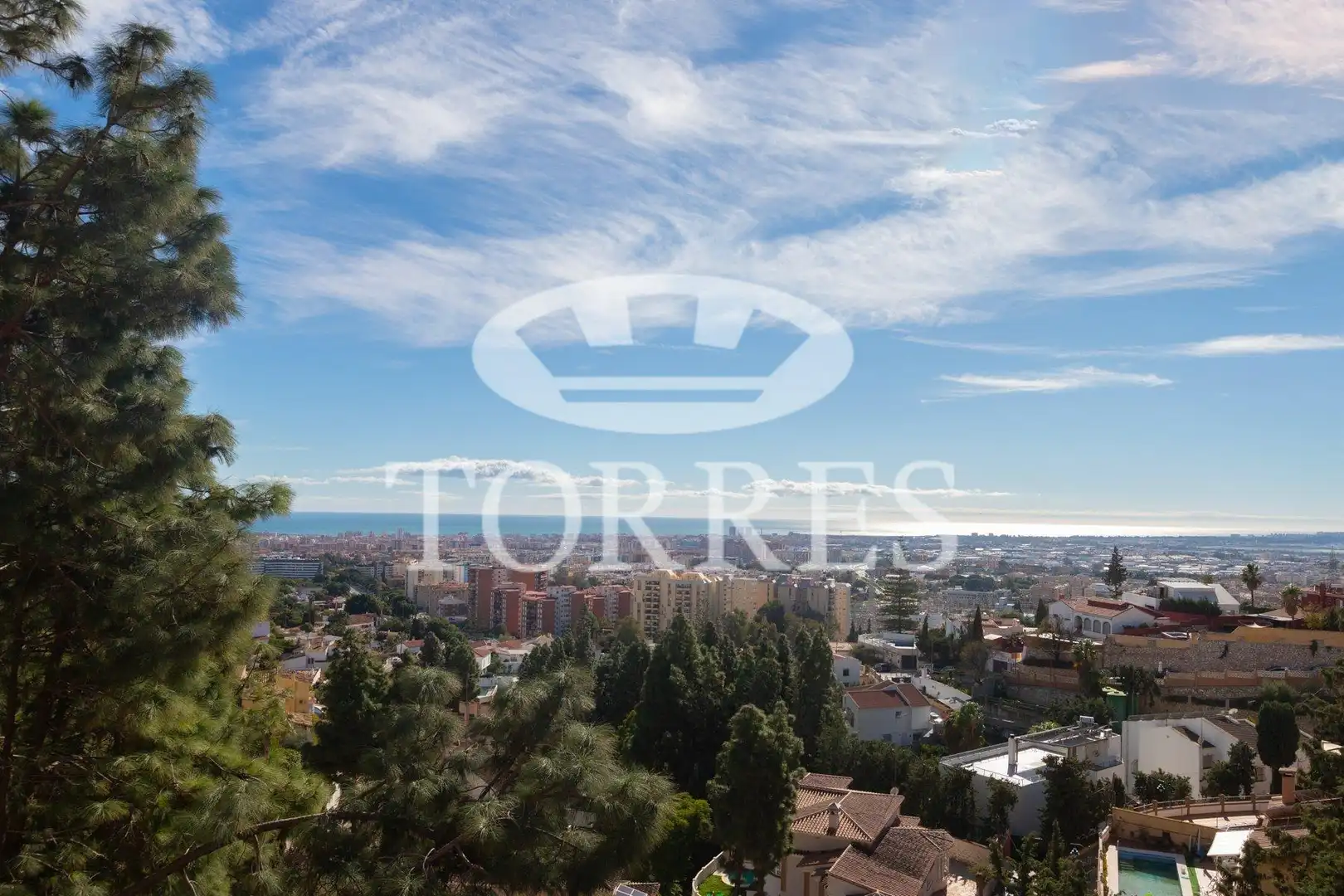 Vista exterior de Casa o xalet en venda en Málaga amb Aire condicionat, Calefacció i Jardí privat
