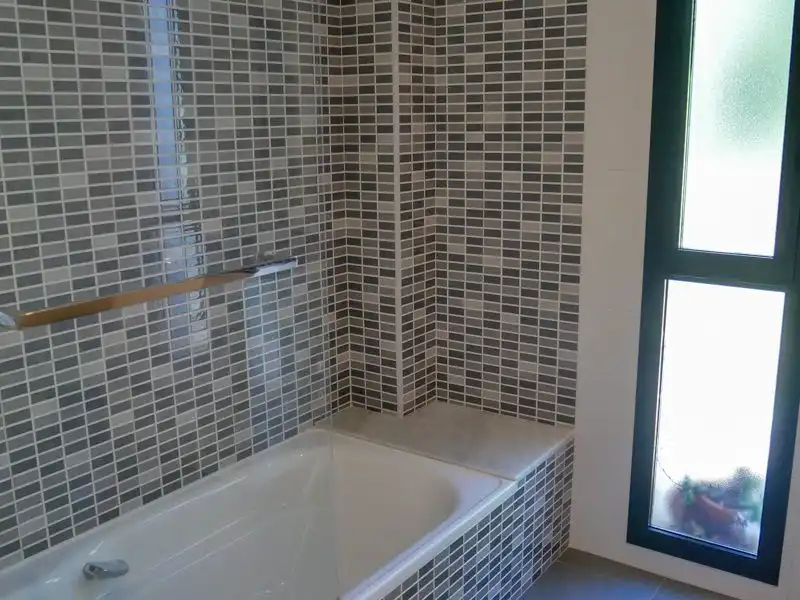 Bany de Casa o xalet de lloguer en Polop amb Aire condicionat, Jardí privat i Terrassa