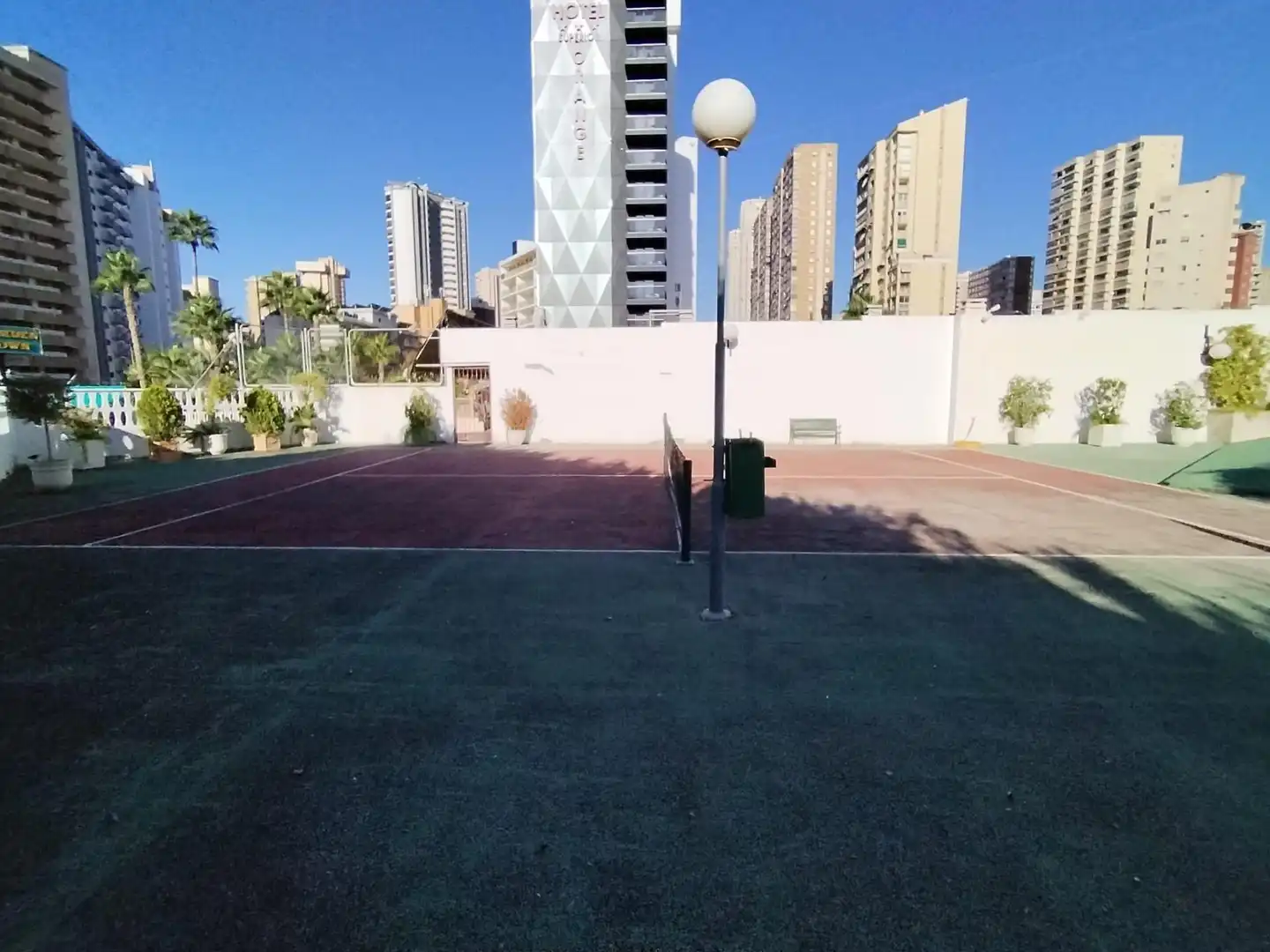 Parking de Apartamento en venta en Benidorm con Aire acondicionado, Amueblado y Piscina comunitaria