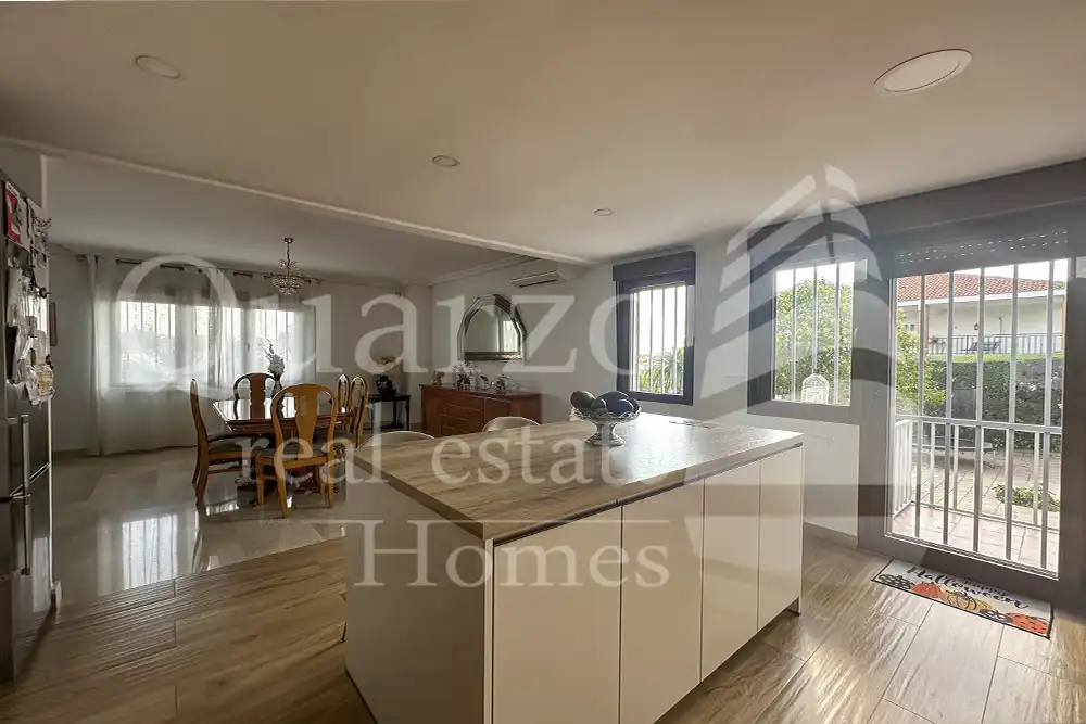 Dining room of Houses for sale in Villaviciosa de Odón  with Air Conditioner, Heating and Private garden