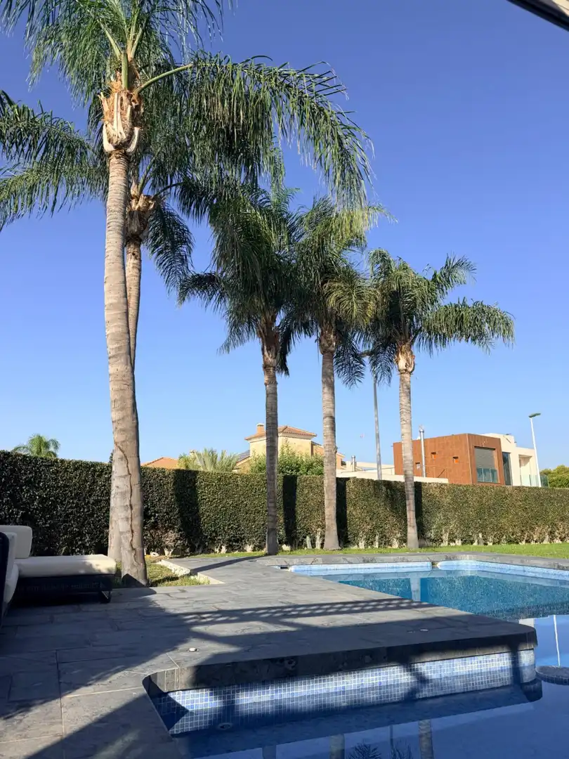 Vista exterior de Casa o chalet de alquiler en Elche / Elx con Aire acondicionado, Calefacción y Jardín privado