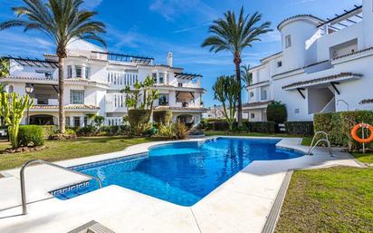 Jardí de Àtic en venda en Marbella amb Aire condicionat, Terrassa i Piscina