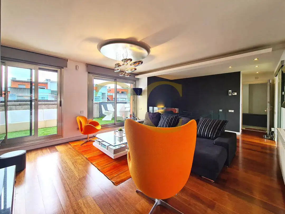 Wohnzimmer von Maisonette zum Verkauf in Oviedo  mit Heizung, Privatgarten und Terrasse
