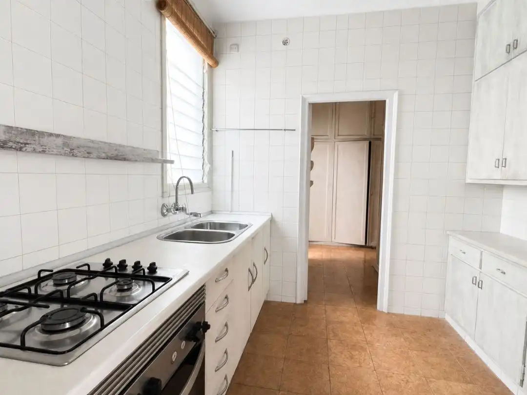 Cocina de Piso en venta en  Barcelona Capital con Balcón