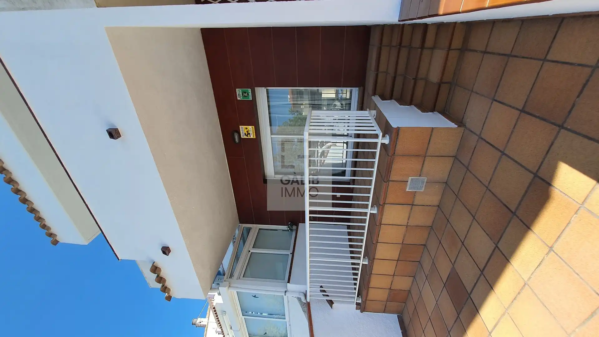 Terrasse von Einfamilien-Reihenhaus zum Verkauf in Empuriabrava mit Klimaanlage, Terrasse und Möbliert