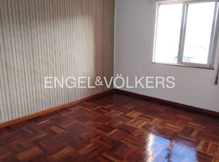 Comedor de Apartamento en venta en Los Corrales de Buelna  con Calefacción y Parquet